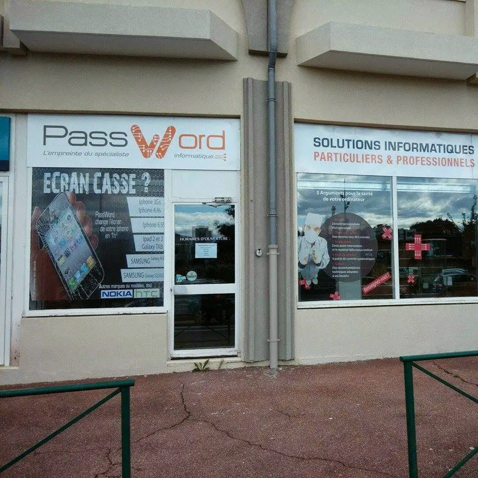 photo de la boutique de PassWord - Réparation téléphone St-Etienne, Dépannage Informatique Saint-Etienne