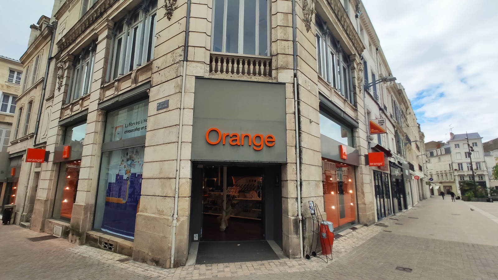 photo de la boutique de Boutique Orange Victor Hugo - Niort
