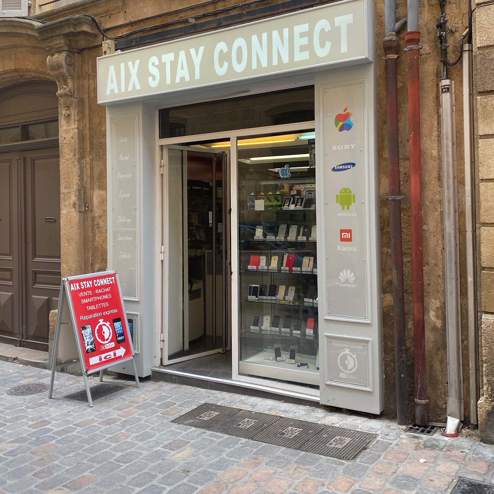 photo de la boutique de Aix Stay Connect Vente et Réparation IPHONE SAMSUNG